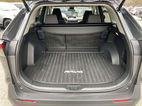 Used 2025 Toyota RAV4 XLE image 9