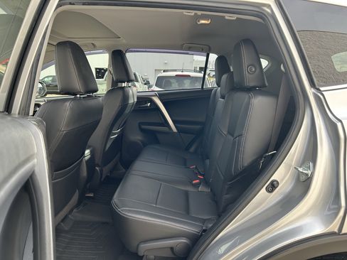 Used 2018 Toyota RAV4 XLE image 17