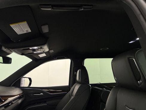 Used 2024 Cadillac Escalade ESV Luxury RWD image 26