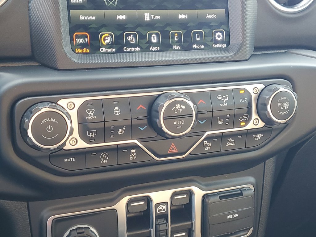 Used 2021 Jeep Gladiator Overland w/ Popular Equipment Package AWD/4WD image 30