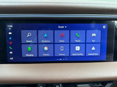 Certified 2025 Porsche Macan 4S Electric image 31