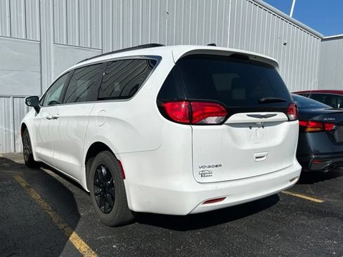 Used 2021 Chrysler Voyager Lxi FWD image 2