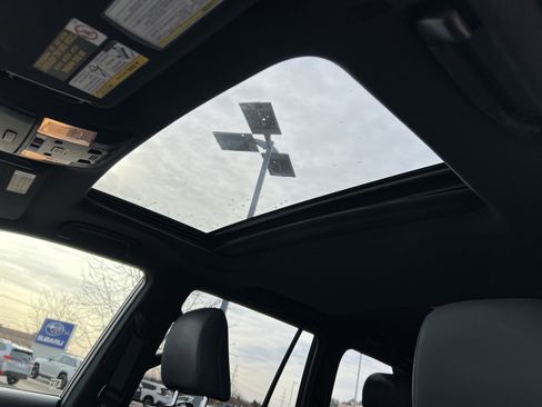 Used 2020 Lexus GX 460 Premium w/ Premium Package image 8