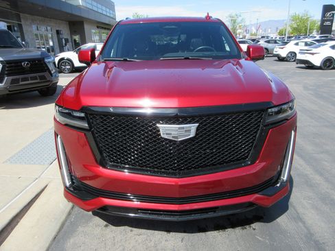 Used 2023 Cadillac Escalade Sport w/ LPO, ONYX Package image 15