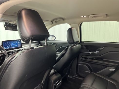 Used 2023 Lincoln Corsair FWD image 11