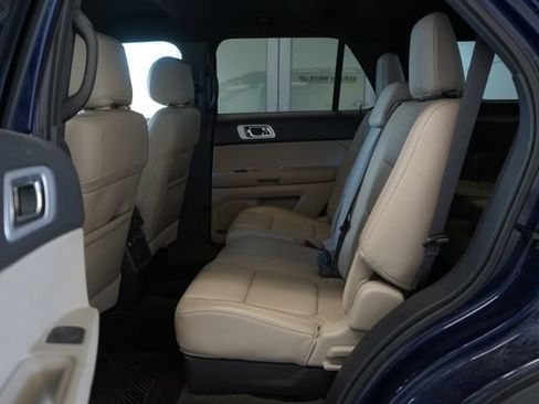 Used 2011 Ford Explorer XLT w/ 202A Rapid Spec Order Code AWD/4WD image 28