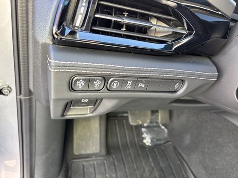 Used 2025 Acura MDX w/ Advance Package image 25