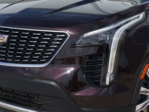 Used 2020 Cadillac XT4 Premium Luxury w/ Technology Package FWD image 13