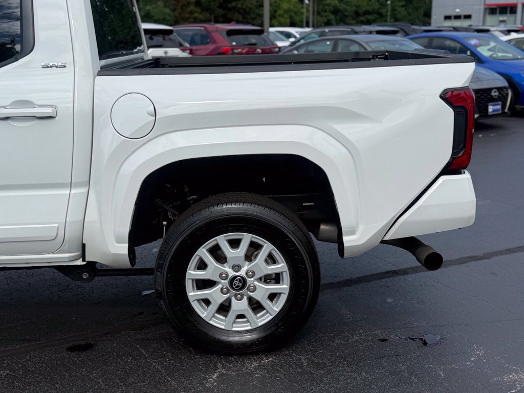 Certified 2025 Toyota Tacoma SR5 AWD/4WD image 4