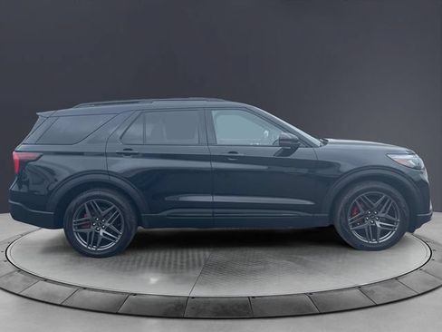 Used 2025 Ford Explorer ST AWD/4WD image 6