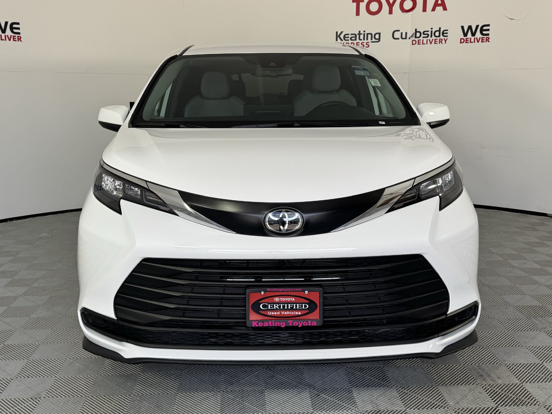 Certified 2026 Toyota Sienna LE FWD image 11