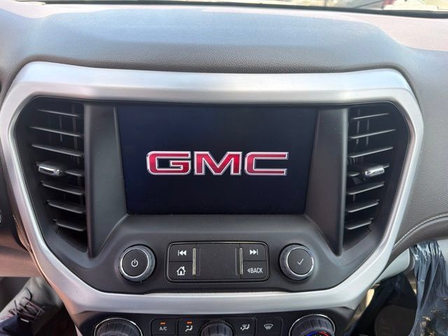 Used 2023 GMC Acadia SLT w/ LPO, Floor Liner Package FWD image 9
