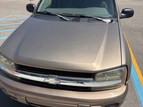 Used 2003 Chevrolet TrailBlazer LS w/ Preferred Equipment Group AWD/4WD image 2