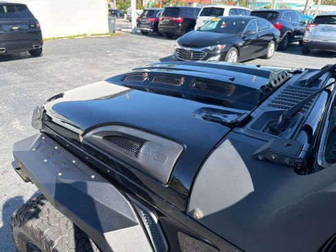 Used 2021 Jeep Gladiator Sport image 11