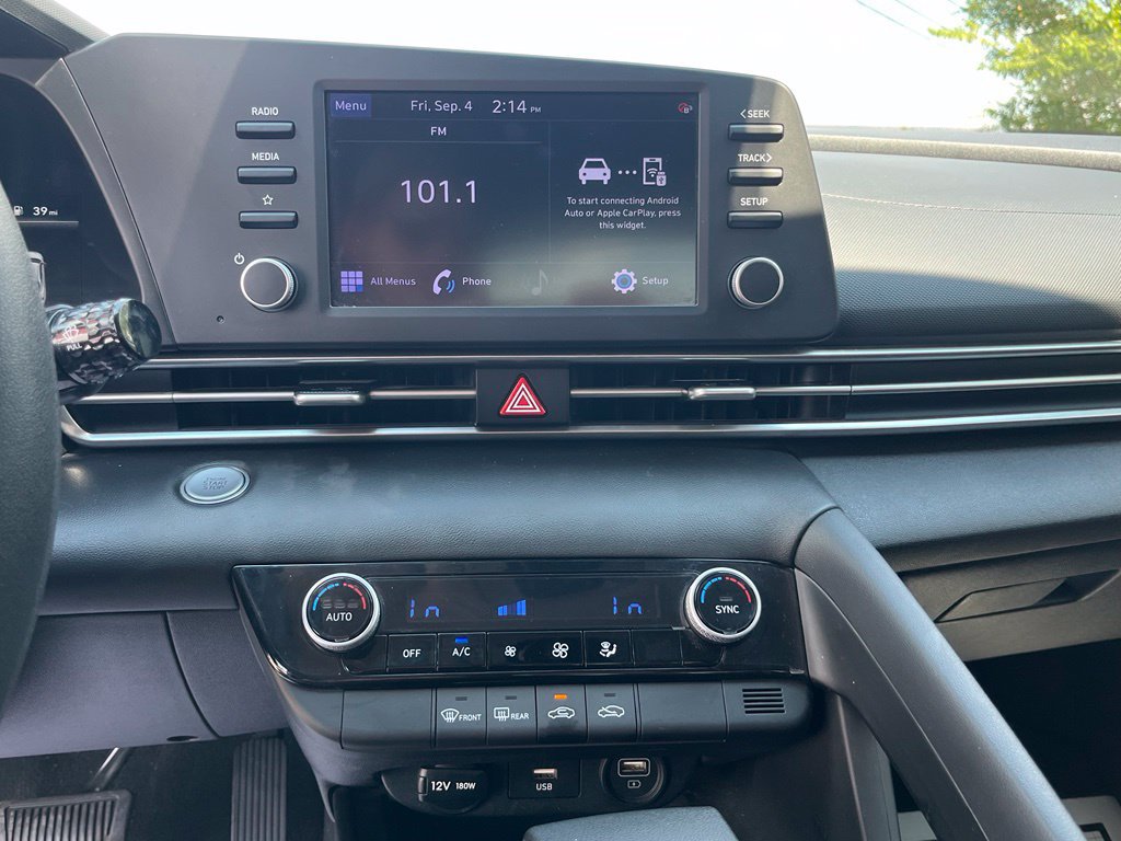 Used 2023 Hyundai Elantra SEL FWD image 18
