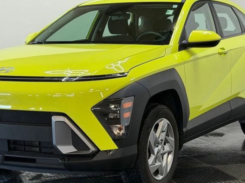 Certified 2024 Hyundai Kona SE AWD/4WD image 8