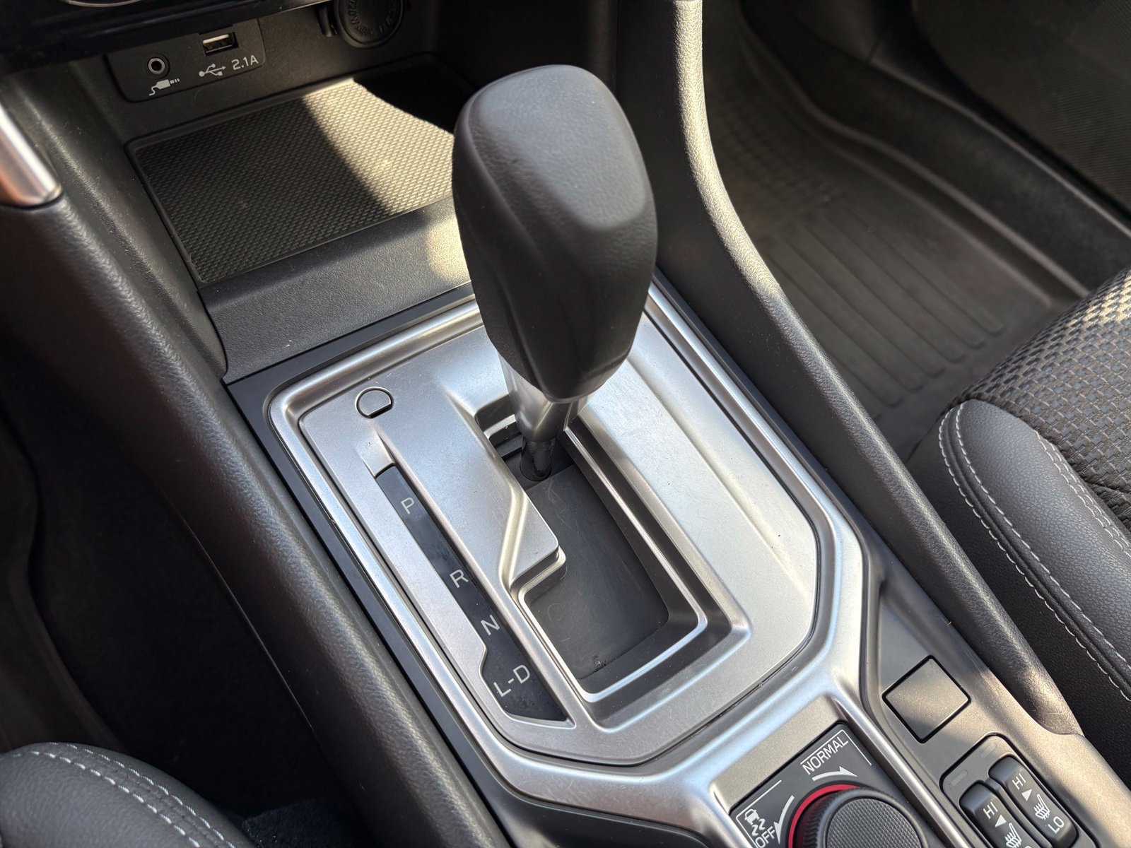 Used 2019 Subaru Forester Premium AWD/4WD image 19