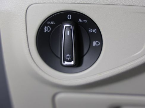 Used 2018 Volkswagen Atlas SE image 10