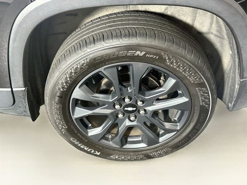 Used 2018 Chevrolet Traverse RS FWD image 11