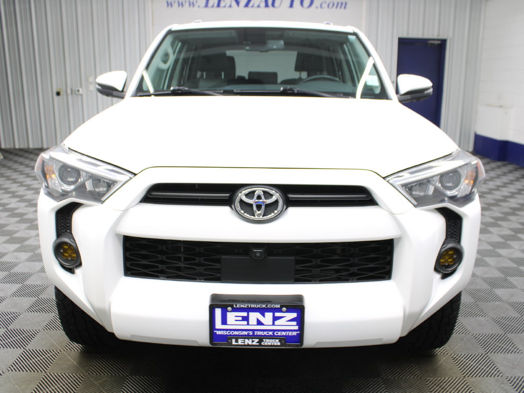 Used 2022 Toyota 4Runner SR5 Premium w/ Moonroof Package AWD/4WD image 41
