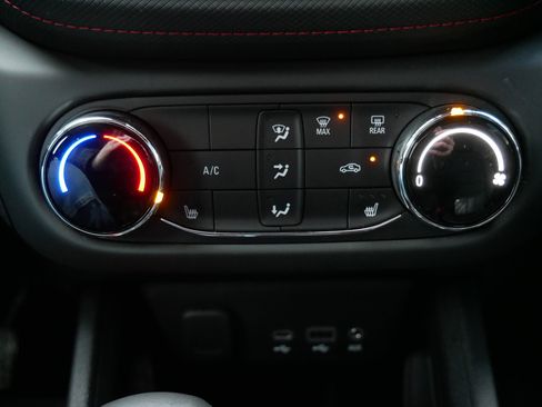 Used 2022 Chevrolet TrailBlazer RS image 14