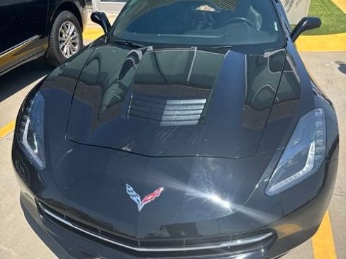 Used 2018 Chevrolet Corvette Stingray Coupe w/ Battery Protection Package RWD image 2