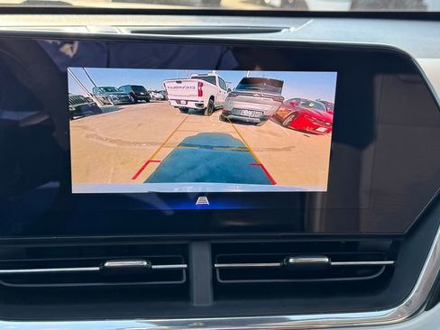 Certified 2025 Chevrolet Trax LT FWD image 15