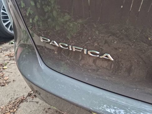 Used 2025 Chrysler Pacifica Select FWD image 8