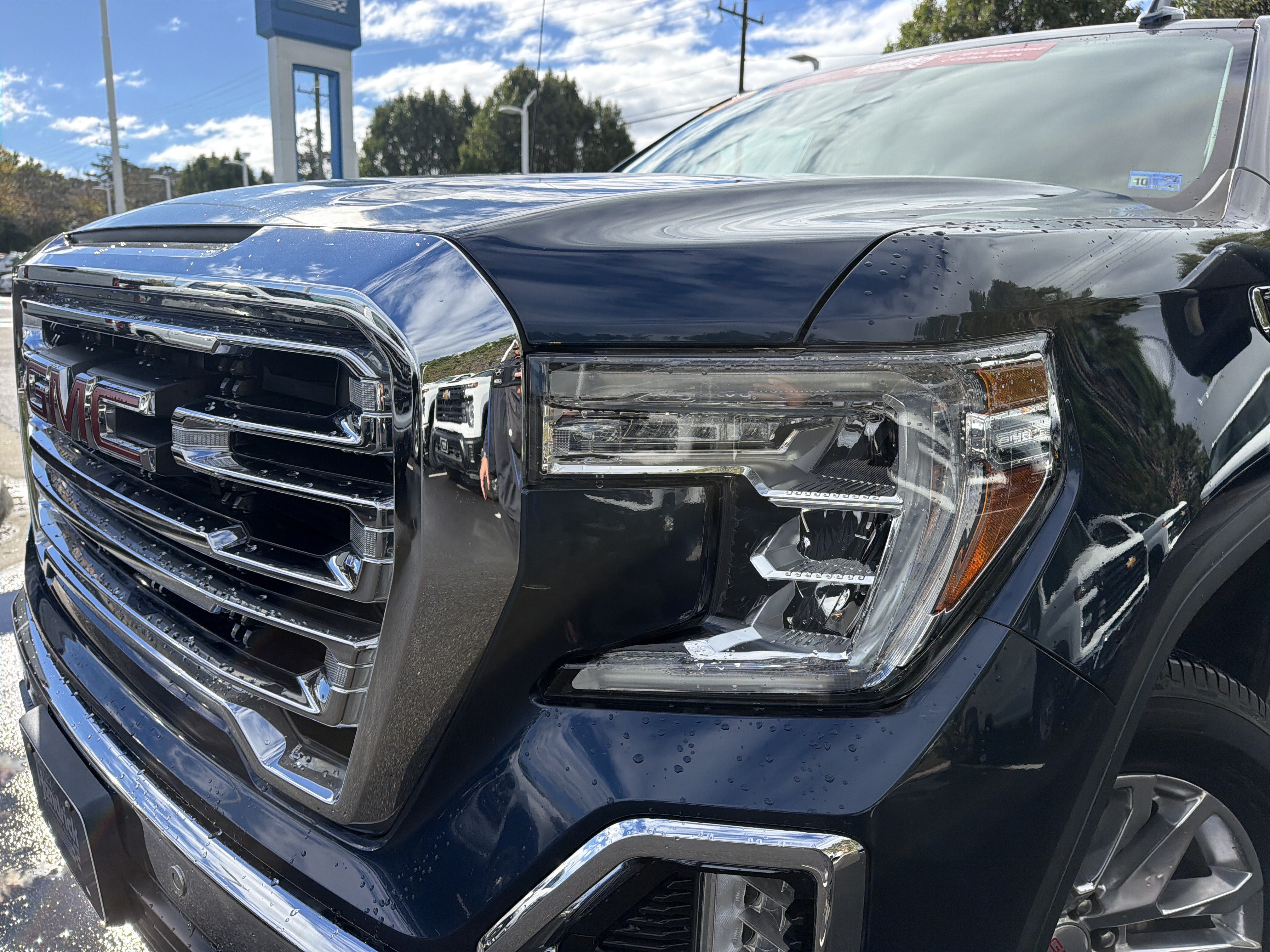 Used 2020 GMC Sierra 1500 SLT w/ SLT Premium Plus Package AWD/4WD image 7