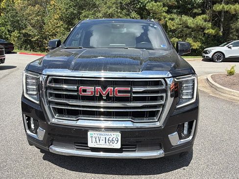 Used 2023 GMC Yukon XL SLT w/ SLT Premium Package AWD/4WD image 3