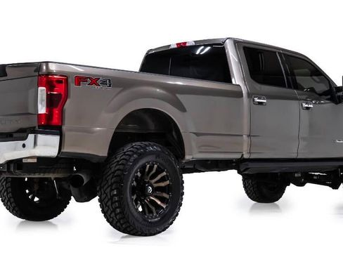 Used 2018 Ford F350 Lariat w/ Lariat Ultimate Package image 3