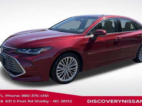 Used 2019 Toyota Avalon Limited FWD image 1