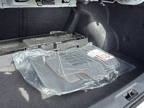 New 2025 Nissan Altima 2.5 SR image 12