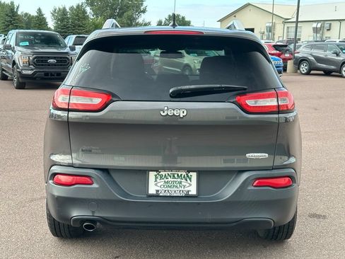 Used 2014 Jeep Cherokee Latitude FWD image 37