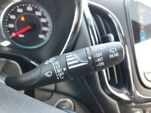 Used 2024 Chevrolet Equinox RS w/ RS Leather Package image 31