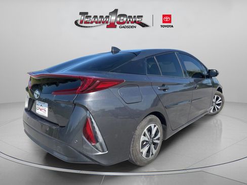 Used 2017 Toyota Prius Prime Advanced w/ Carpet Mat Package FWD image 7