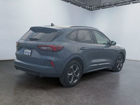 Used 2023 Ford Escape ST-Line w/ Tech Pack #1 AWD/4WD image 5