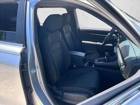 Used 2025 Honda CR-V Sport image 9