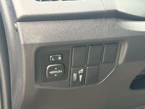 Used 2015 Toyota Prius Two FWD image 23