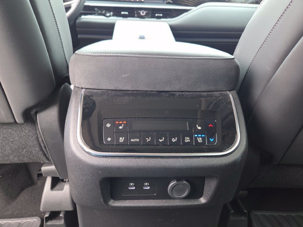 Used 2025 INFINITI QX80 Sensory AWD/4WD image 39