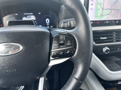 Certified 2025 Ford Explorer Platinum w/ Ultimate Package image 20