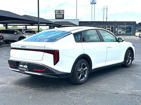 Used 2025 Kia K4 FWD image 8