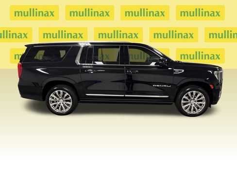 Used 2023 GMC Yukon XL Denali w/ Denali Reserve Package image 21