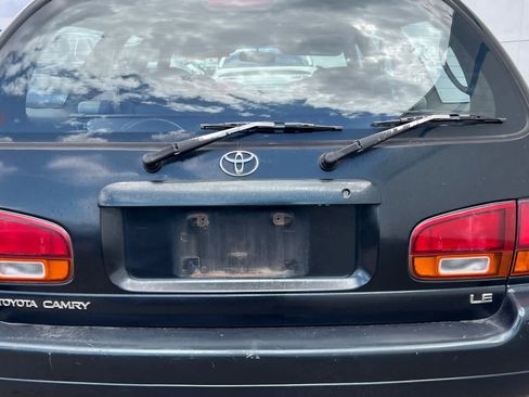 Used 1995 Toyota Camry LE FWD image 19
