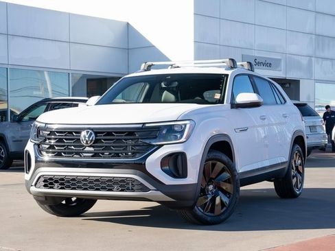 New 2026 Volkswagen Atlas Cross Sport SE image 2