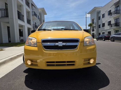 Used 2009 Chevrolet Aveo LT FWD image 2