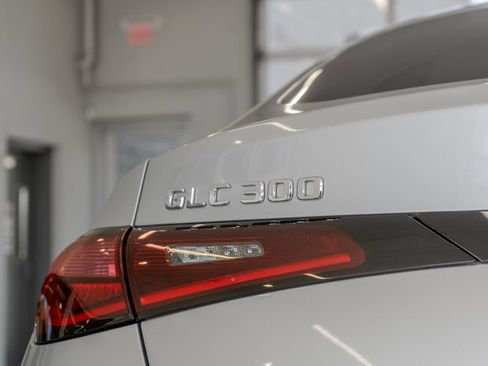 Used 2024 Mercedes-Benz GLC 300 4MATIC image 22