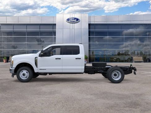 New 2026 Ford F350 XL w/ XL Chrome Package AWD/4WD image 3