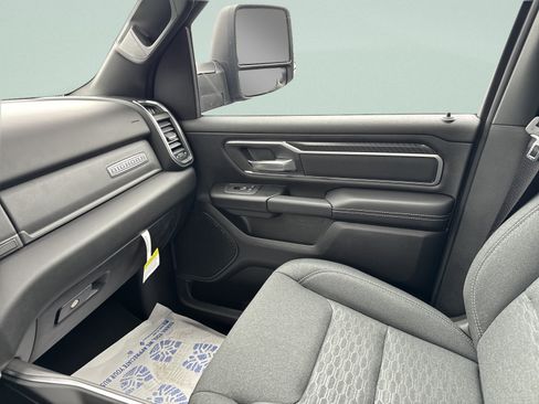 Used 2025 RAM 1500 Big Horn AWD/4WD image 19