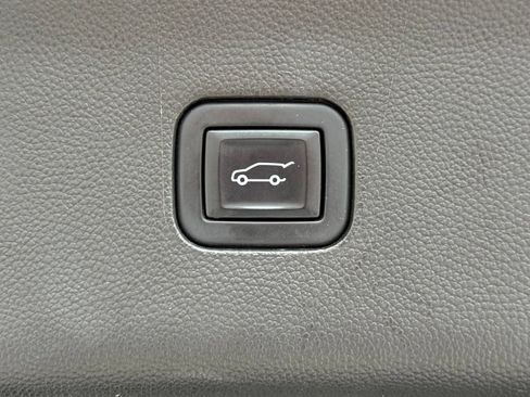 Used 2023 Buick Enclave Avenir w/ Avenir Technology Package AWD/4WD image 52